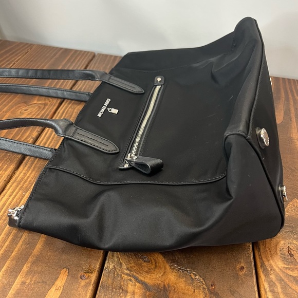 MICHAEL KORS BLACK TOTE - Picture 7 of 12